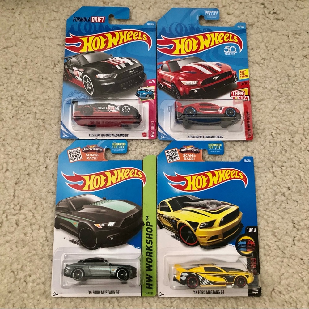 Hot Wheels Ford Mustang Cars (4)